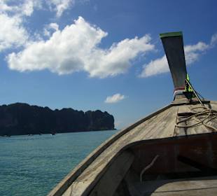 Mit dem Longtail zum Railey Beach