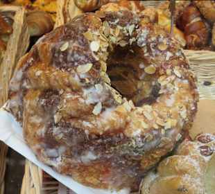 Ein Genuss: der Guckelhupf .... lecker