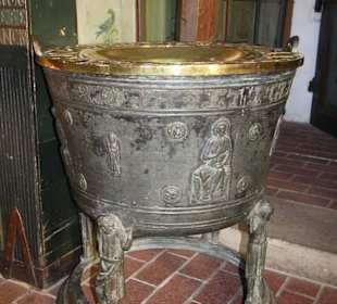 Die Bronzetaufe 1325