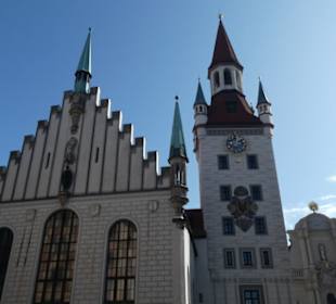 Blick zum Alten Rathaus vom Marienplatz aus