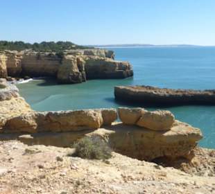 An der Praia de Albandeira bei Benagil