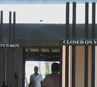 Öffnungszeiten am Tor