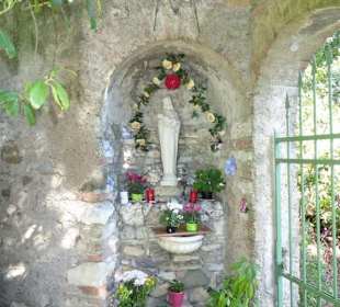 Im Altstadtpark von Sirmione