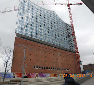 Elbphilarmonie von vorne