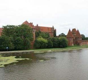 Über die Nogat zur Burg