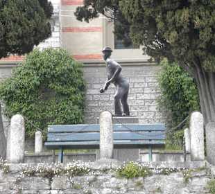 Statue in Menaggio