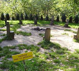 Ohniště pro 12 měsíčků