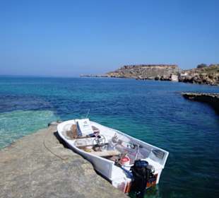 Gnejna Bay