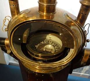 Sammlung nautischer Geräte