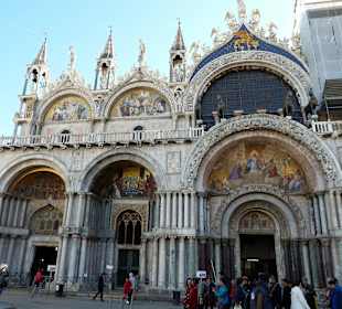 Außenansicht von der Basilica San Marco 