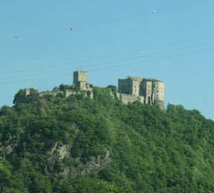 Blick zum Castel Pergine (Burg Persen) 