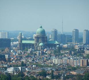 Atomium - Blick auf Brüssel