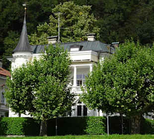 Villen am Giselakai aus der Schiffsperspektive