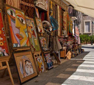 Geschäfte in der Nähe vom Hotel Alp Pasa
