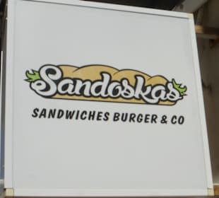 Pause im Café / Eisdiele / Restaurant Sandoskas