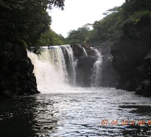Wasserfall bei der Katamaran Tour