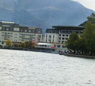 Große Hotels am Ufer