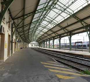 In der Bahnhofshalle von Cerbère