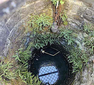 Tiefbrunnen Suenfzen