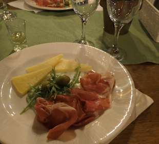 Weinverkostung und Imbiss im Restaurant Gospoja