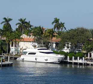 Haus mit Privatyacht