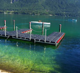 Badestege an der Promenade