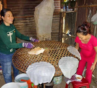 Reisfladenproduktion