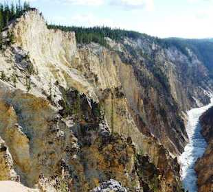 Canyon nähe Lower Falls
