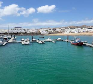 La Graciosa - Einfahrt in den Hafen