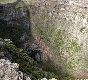 Blick in die Tiefe des Cratère Commerson