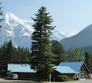 Mt. Robson mit Giftshop und Cafe