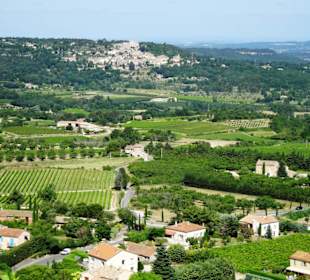 Blick aus der Altstadt von Bonnieux in die Ebene