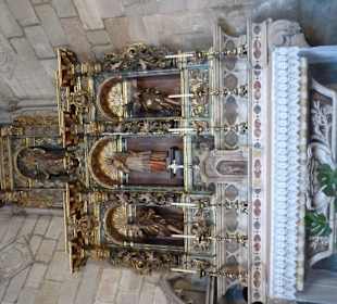 Einer der vielen Altäre 