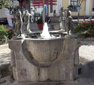 Vierjahreszeit-Brunnen