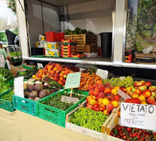 Rundgang über den Wochenmarkt von Limone