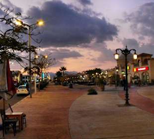 Abendspaziergang im Sonnenuntergang