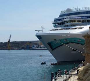 Vom Bus das Boot im Blick