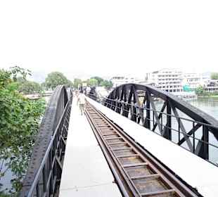 Auf der Brücke am Kwai