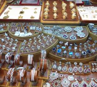 Schmuckhändler im Souk