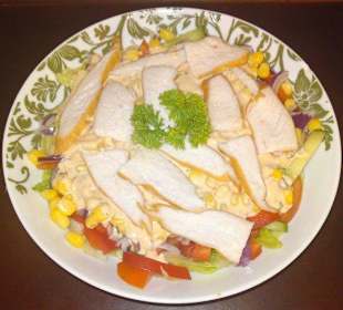 Sałatka z kurczakiem wędzonym