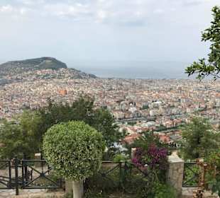 Blick auf Alanya -Stadt -Burg- Hafen