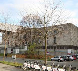 Blick von der Straßenbahnhaltestelle