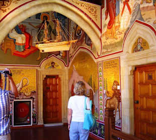 Wundervoll bemalte Arkadengänge