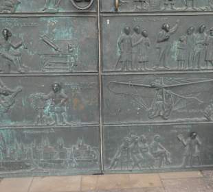 Tür vom Alten Rathaus von Magdeburg