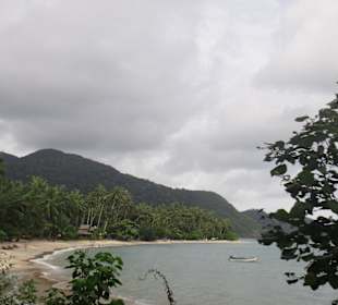 Einsamer Strand am Ende der Insel