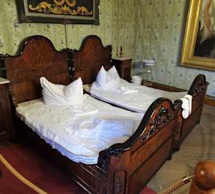 Rundgang durch die Räume des Wasserschlosses