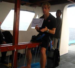 Briefing vor jedem Tauchgang