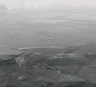 Schifffahrt-Eisschollen