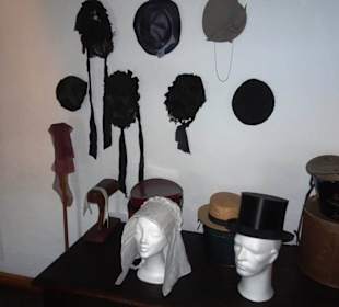 Historische Kleidung im Landmuseum