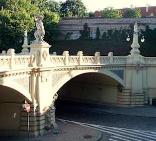 Wiadukt dr. Markiewicza, ulica Karowa